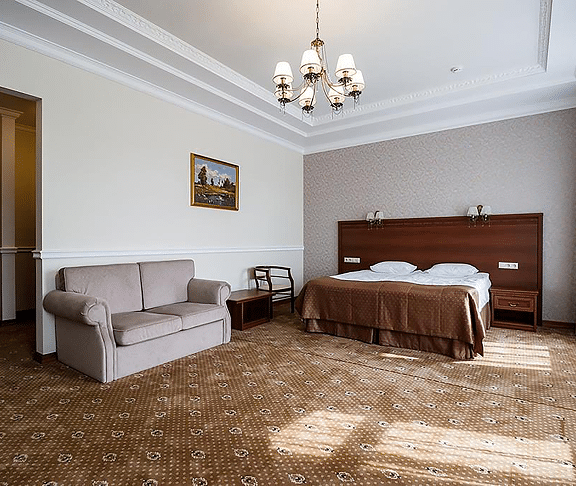 shutterstock_1786696019 4-2