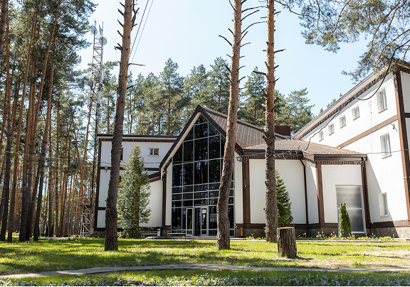 shutterstock_1786696019 4-3