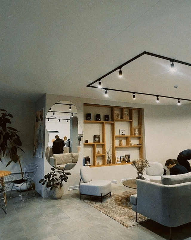 shutterstock_1786696019 4-2